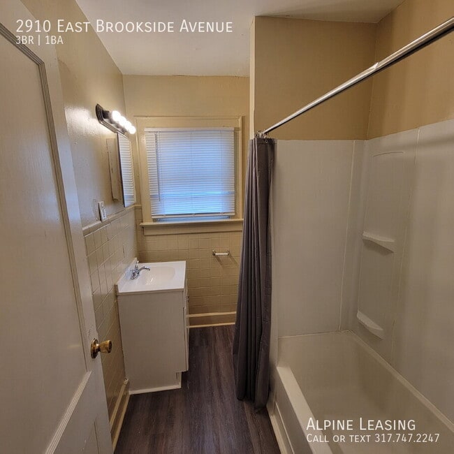 Building Photo - 2910 E Brookside Ave