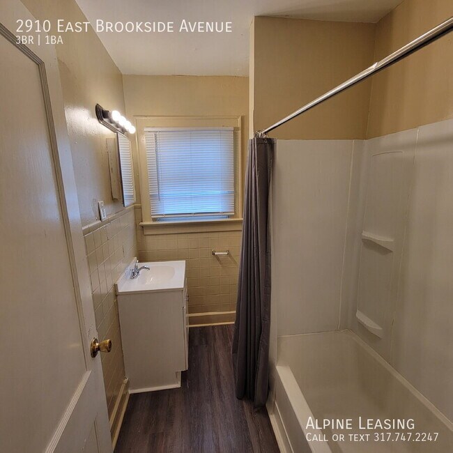 Foto del edificio - 2910 E Brookside Ave