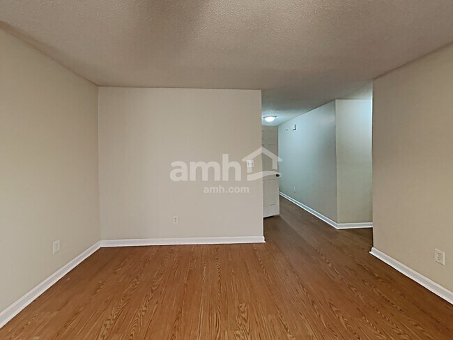 Building Photo - 1140 Augusta Woods Dr