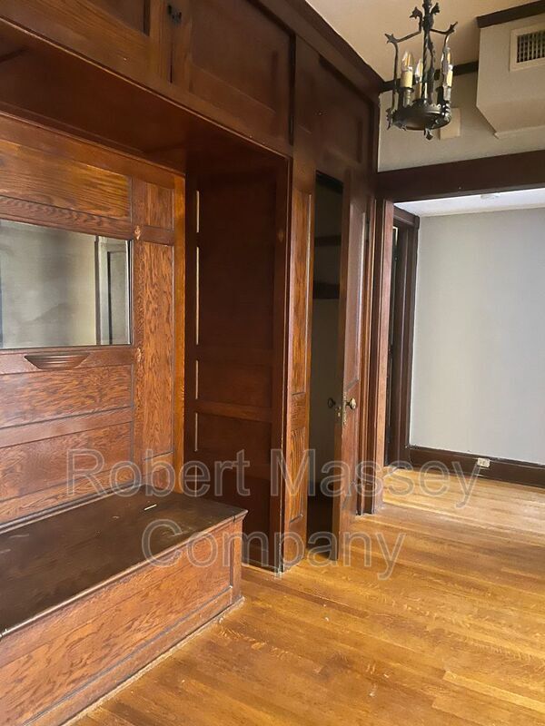 2006 Cherokee Pkwy Unit 4, Louisville, KY 40204 Condo for Rent in Louisville, KY