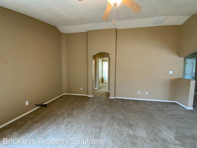 Building Photo - 3 br, 2 bath House - 712 Palo Duro Dr.