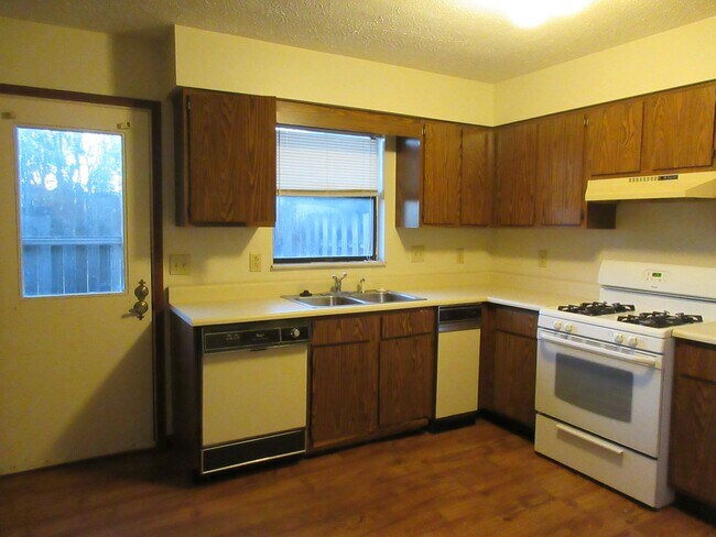 Building Photo - Northside Townhome