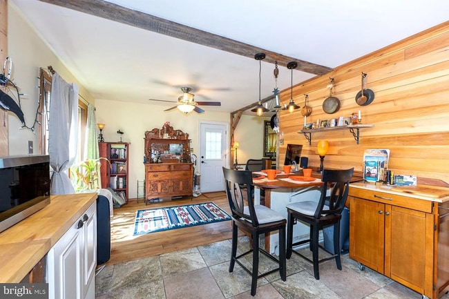 Foto del edificio - 7221 Hillview Dr