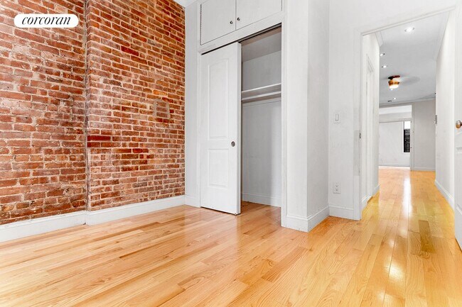 Building Photo - 125 E 88th St