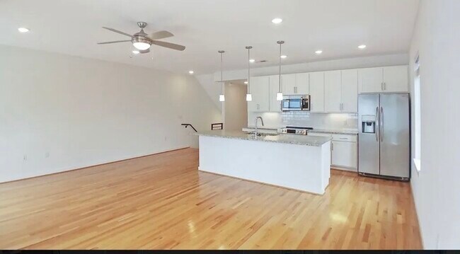 Foto del edificio - 1219 Bainbridge St