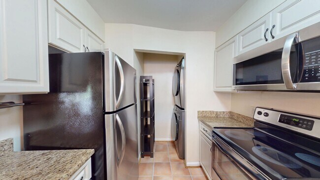 Foto del edificio - Serene Living in Rockville! Over 1,000 Squ...