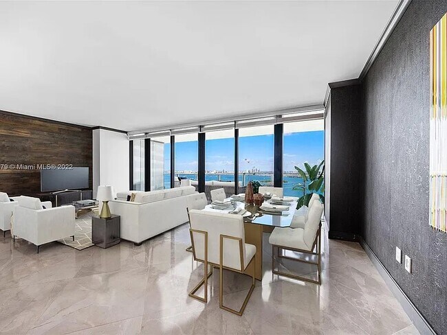 Foto del edificio - 650 NE 32nd St