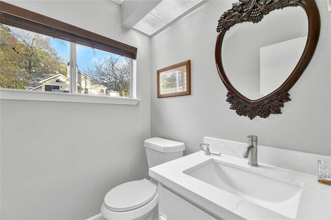 Building Photo - 3307 Golden Trails Dr