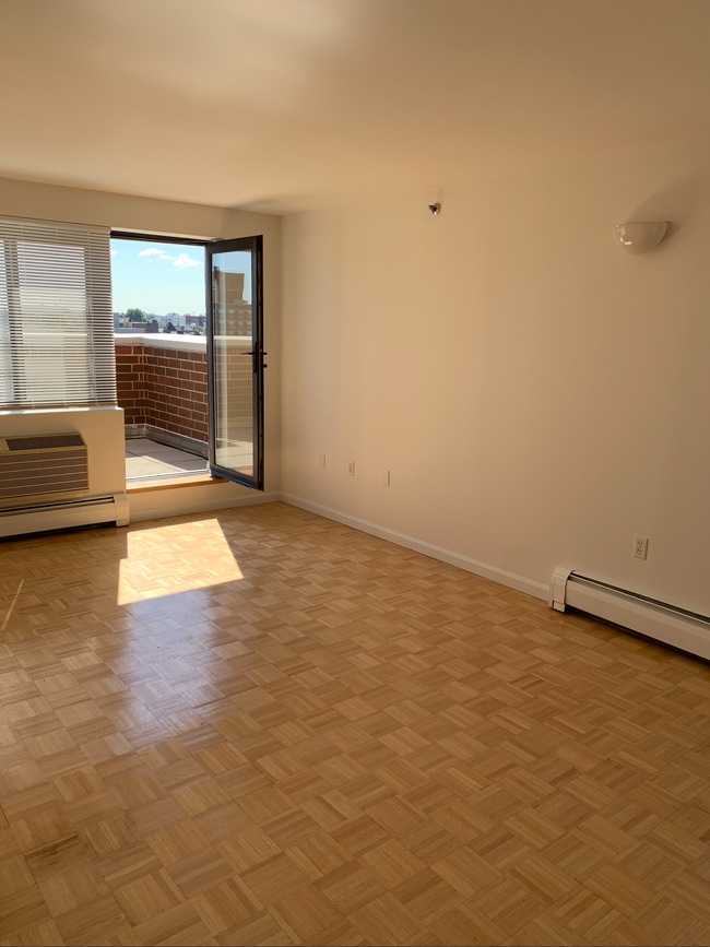 Foto del edificio - 3212 23rd St