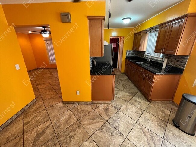 Foto del edificio - 18369 Shiawassee Dr
