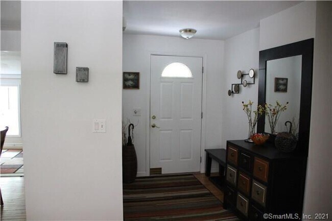 Foto del edificio - 273 Godfrey Rd E
