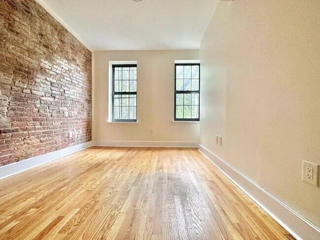 Foto del edificio - 4 bedroom in BROOKLYN NY 11226