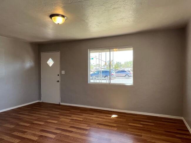 Foto del edificio - 3 Bedroom 2 Bath Home! close to the UofA!