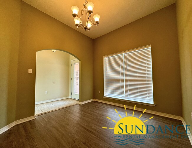 Foto del edificio - Spacious 4-Bedroom Home on a Quiet Cul-de-Sac!