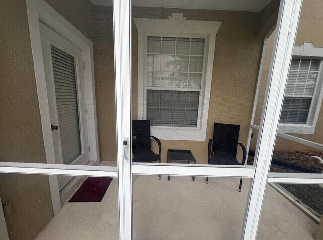 Foto del edificio - 8101 Coconut Pl