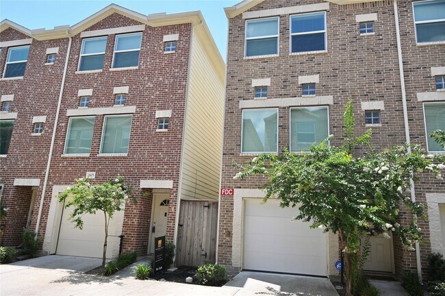 Foto del edificio - 8705 Bryam St