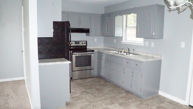 Building Photo - Cute Home in Great Area of Oak Grove