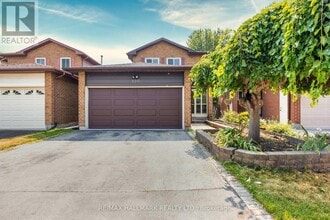 Building Photo - 130 Maberley Crescent