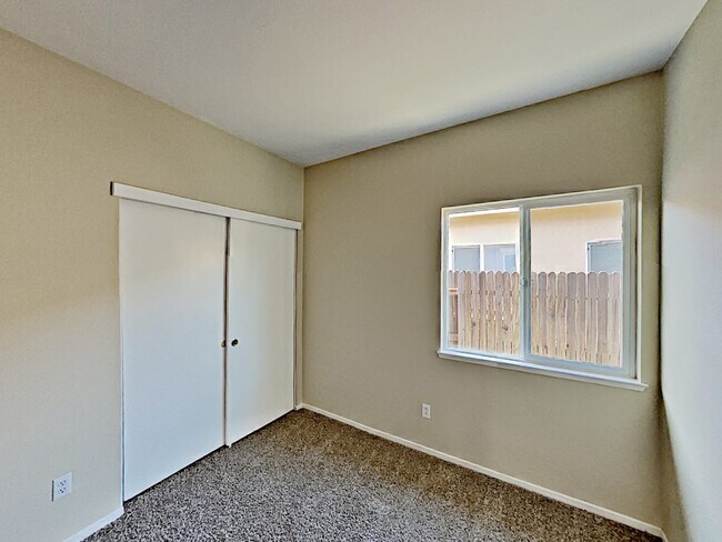 Foto del edificio - 2029 Bonavista Way