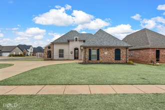 Building Photo - 201 Roanoke Cir