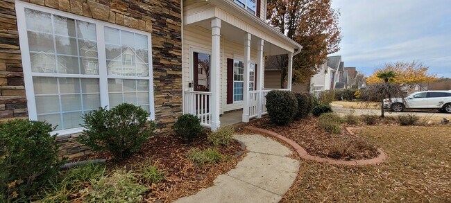 Building Photo - 341 Milhaven Dr