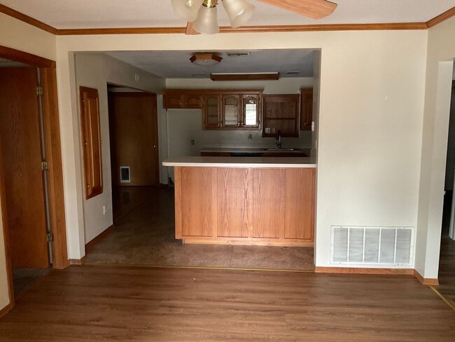 Building Photo - 4709 SE 23rd St