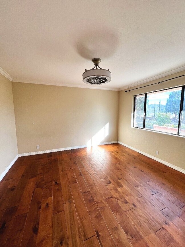 Building Photo - Camarillo House for Rent