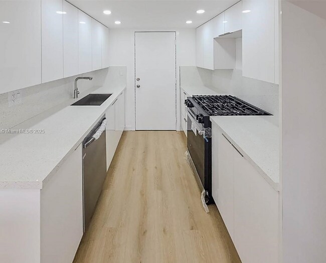 Foto del edificio - 17911 NW 68th Ave