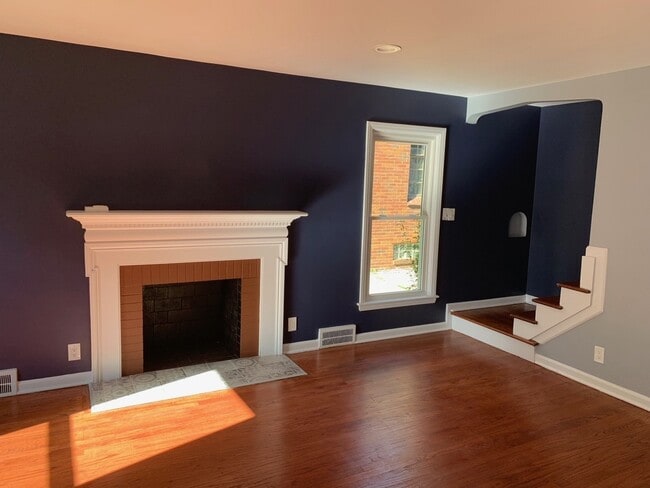 Building Photo - 3 Bedroom Updated Colonial - $1,350