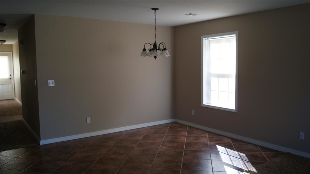 Foto principal - 2823 Neosho Heights Ave