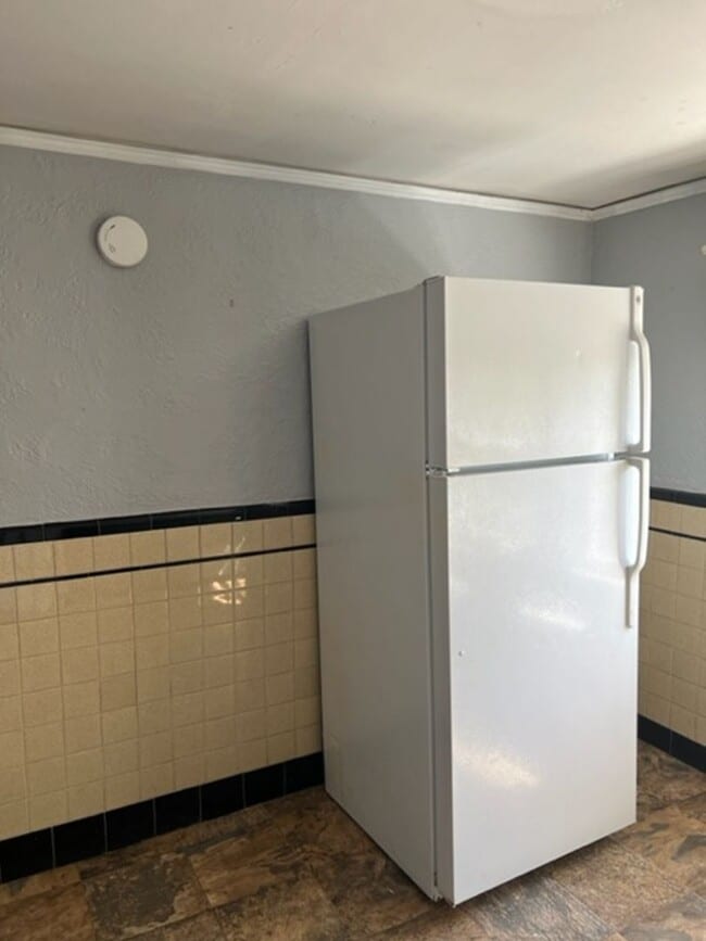 Building Photo - 2 Terino Dr