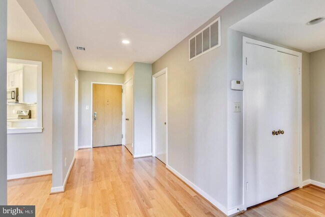 Foto del edificio - 11500 Fairway Dr