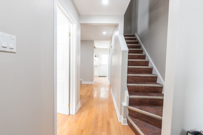 Building Photo - 1294 Cahill Dr