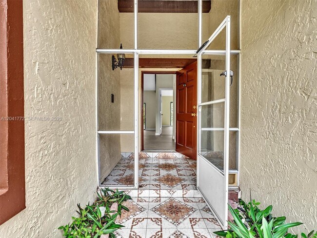 Building Photo - 8813 NW Paradise Ct
