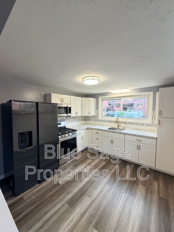 Building Photo - 2118 Valleyview Dr