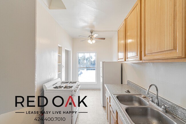 Foto del edificio - ~1 Month FREE~ Sunny One Bedroom with Incl...