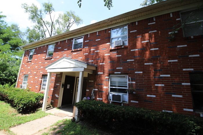 Foto principal - 2BD/1BA first floor apartment