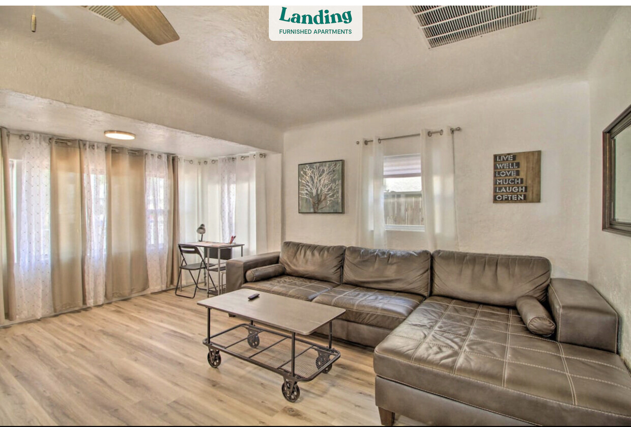 Foto principal - 902 Coal Ave SW