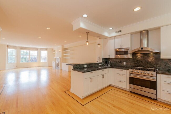 Foto del edificio - 170 Brewster St