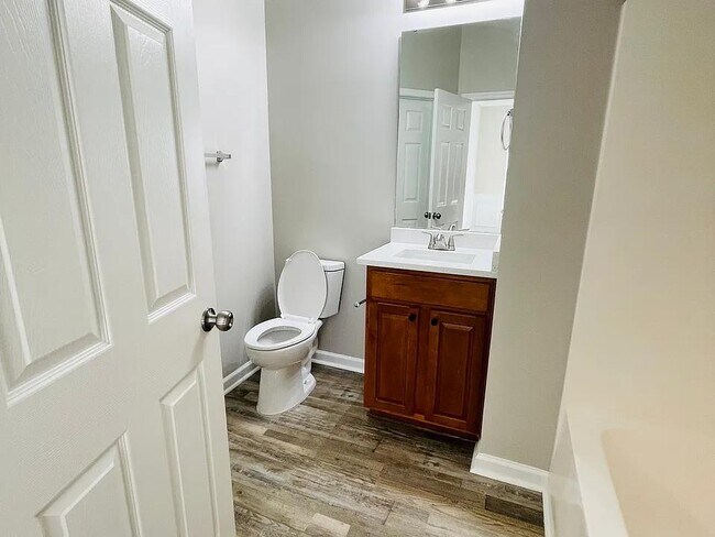 Foto del edificio - 411 Plank Bridge Way