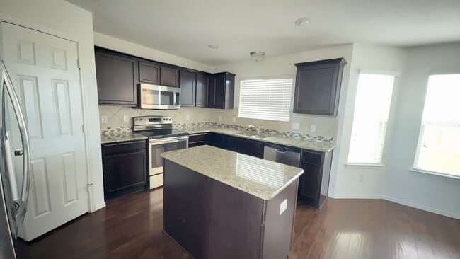 Building Photo - 2-story 4 bedroom home in Yowell Ranch!