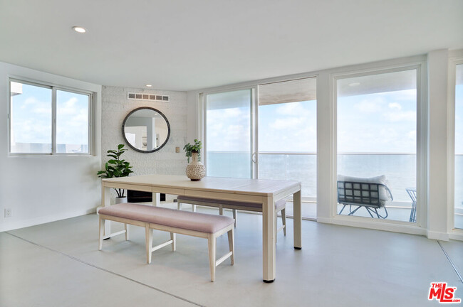 Foto del edificio - 26060 Pacific Coast Hwy