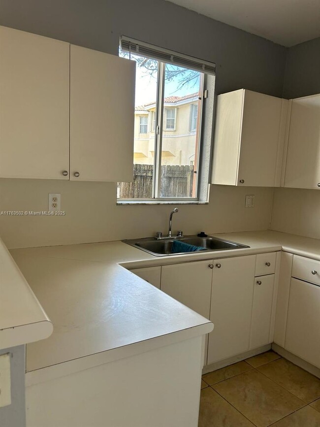 Foto del edificio - 2521 SE 15th Pl