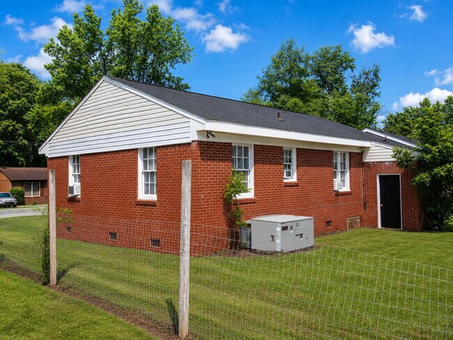 Foto del edificio - 1502 Woodmere Dr