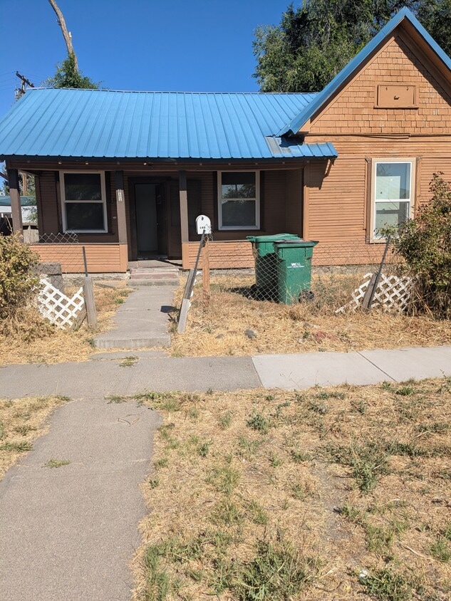 Primary Photo - 811 Plum Ave
