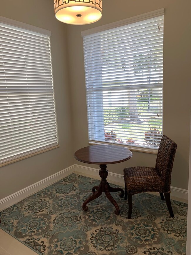 Foto del edificio - COMING SOON! Fully renovated 3/2/2 House i...
