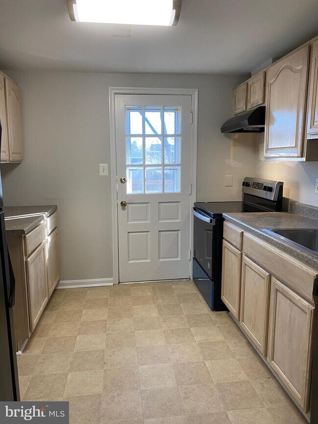Foto del edificio - 7391 Colton Ln