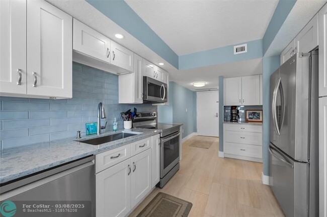 Building Photo - 4200 N Ocean Dr
