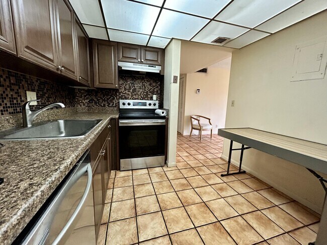 Foto del edificio - 642 NW 13th St