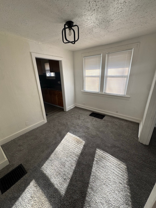 Foto del edificio - 3833 Monroe Ave